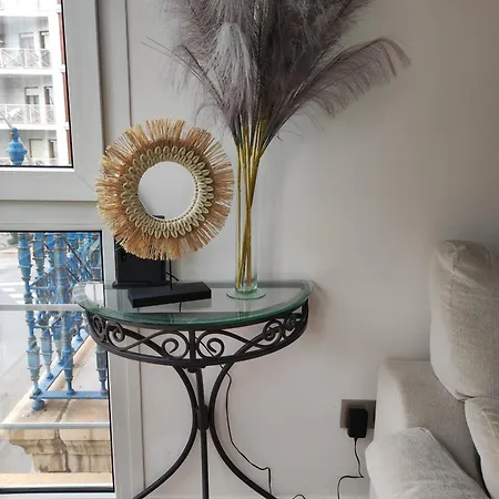 Precioso Piso Con Garaje En El Centro De *