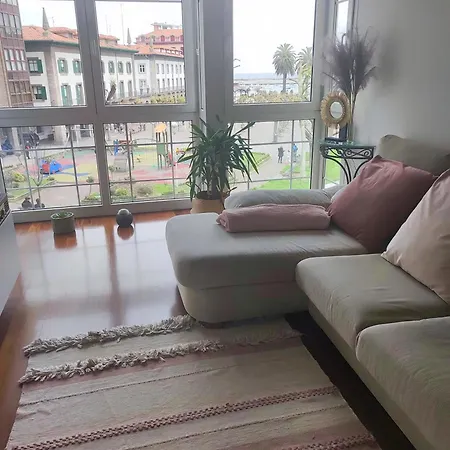 Precioso Piso Con Garaje En El Centro De * Castro Urdiales