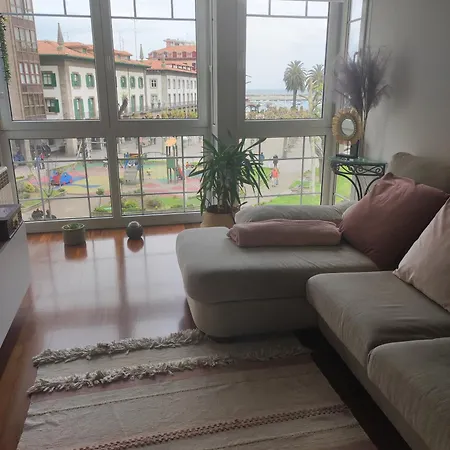 Precioso Piso Con Garaje En El Centro De Castro Urdiales