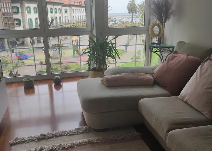 Precioso Piso Con Garaje En El Centro De * Castro Urdiales